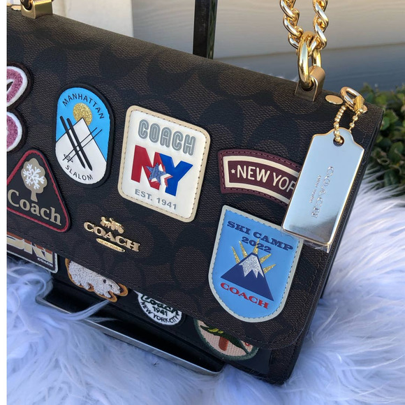 New Coach Klare Crossbody In Signature Canvas Ski Patches - Picture 4 of 15